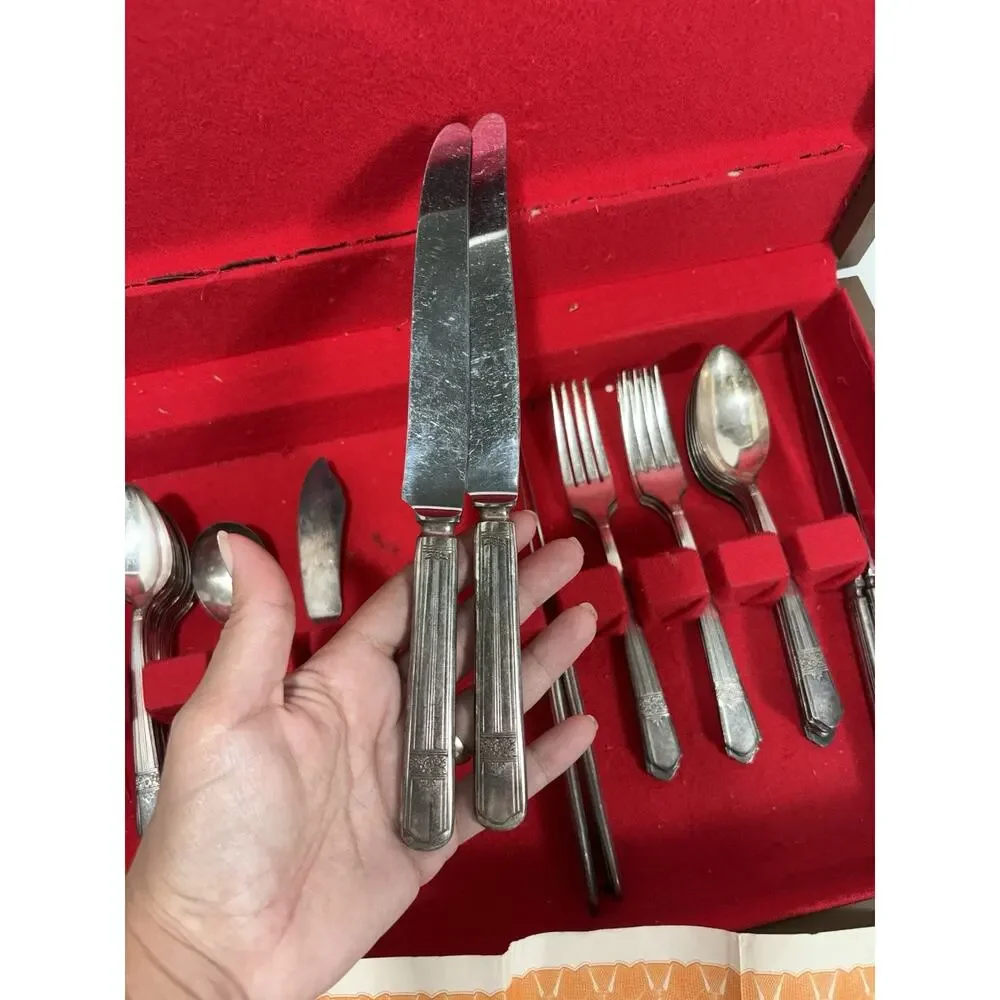 32 Piece Oneida S.L.& G.H.ROGERS CO SILVER Plate‎ Set W/Case & Certificate READ*